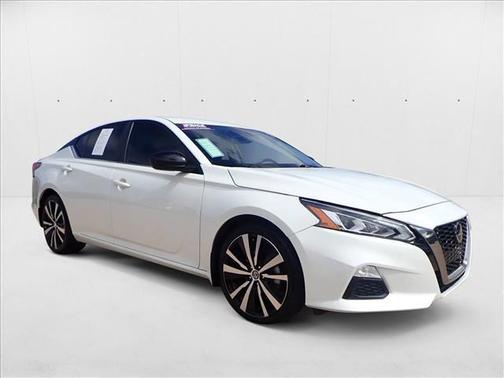 2022 Nissan Altima SR FWD