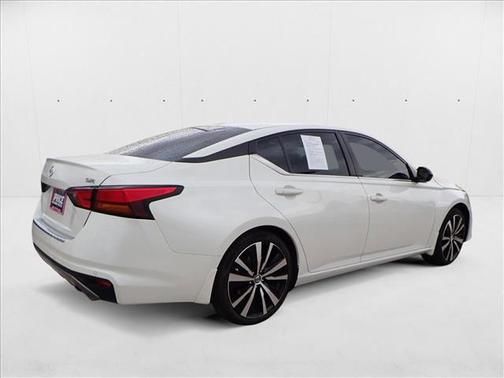 2022 Nissan Altima SR FWD