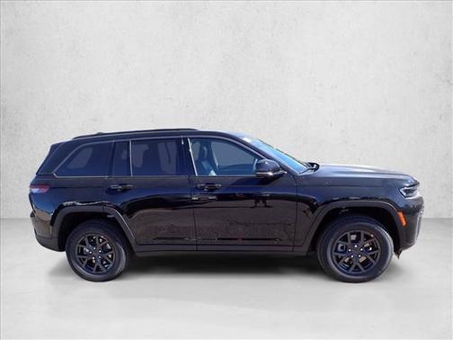 High Gloss Black 2027 Jeep Grand Cherokee Altitude
