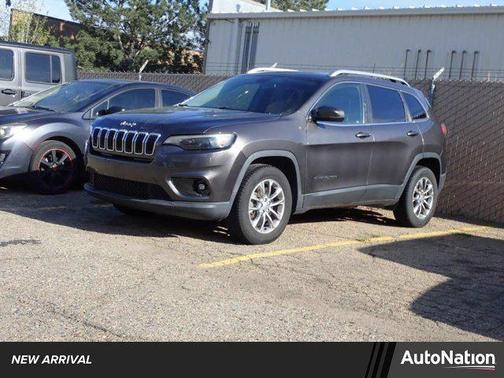 Granite Crystal Metallic Clearcoat 2019 Jeep Cherokee Latitude Plus