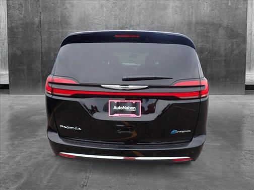 2025 Chrysler Pacifica Hybrid Select