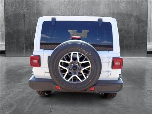 2025 Jeep Wrangler 4-Door Sahara 4x4