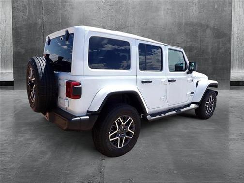 2025 Jeep Wrangler 4-Door Sahara 4x4