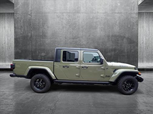 2025 Jeep Gladiator Willys