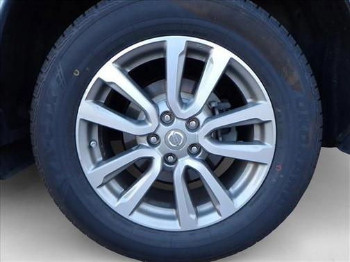2015 Nissan Pathfinder SV