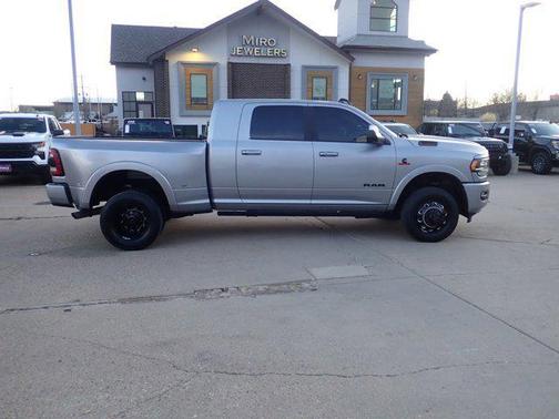 2022 RAM 3500 Limited Mega Cab 4x4 6'4' Box