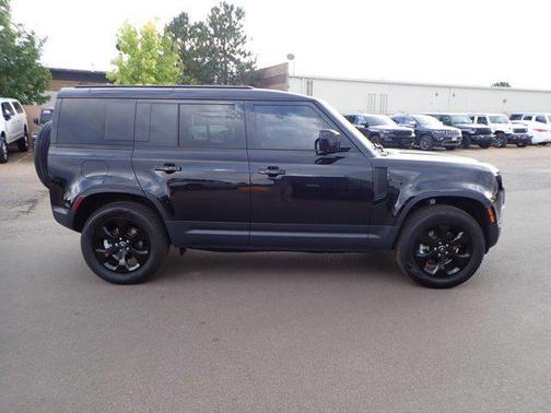 2025 Land Rover Defender 110 P300