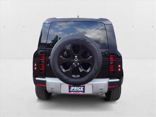 2025 Land Rover Defender 110 P300