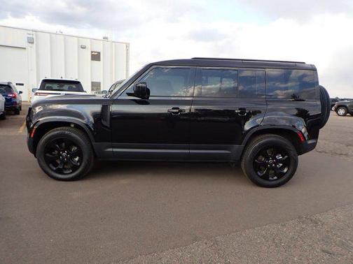 2025 Land Rover Defender 110 P300