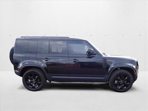 2025 Land Rover Defender 110 P300