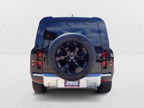 2025 Land Rover Defender 110 P300