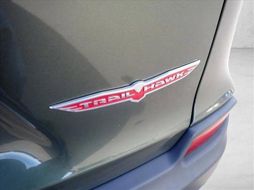 2020 Jeep Cherokee Trailhawk