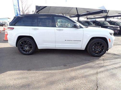2025 Jeep Grand Cherokee Summit