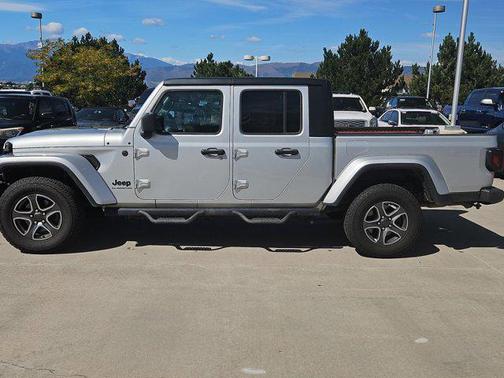 2022 Jeep Gladiator Altitude 4x4