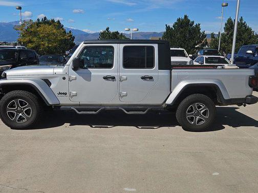 2022 Jeep Gladiator Altitude 4x4