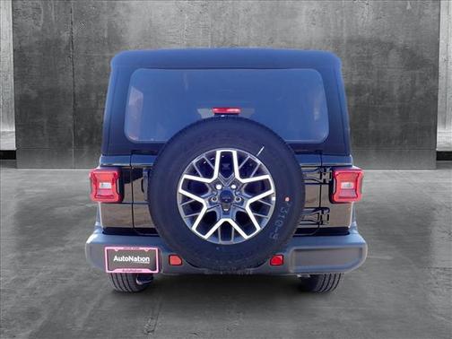 2024 Jeep Wrangler 4-Door Sahara 4x4