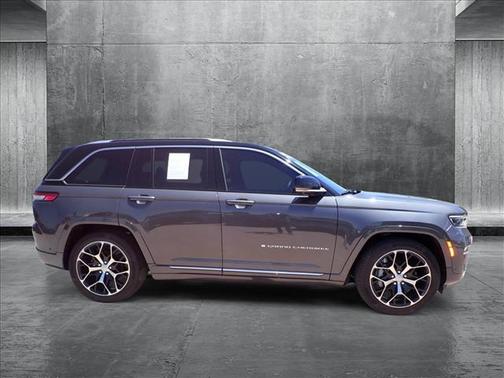2022 Jeep Grand Cherokee Summit