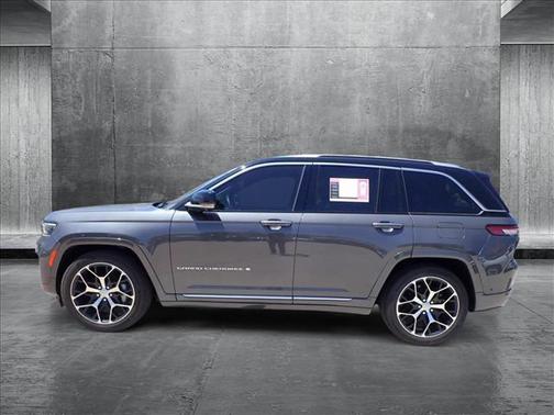 2022 Jeep Grand Cherokee Summit