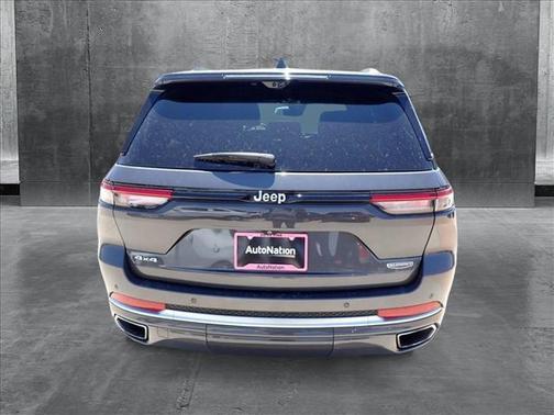 2022 Jeep Grand Cherokee Summit