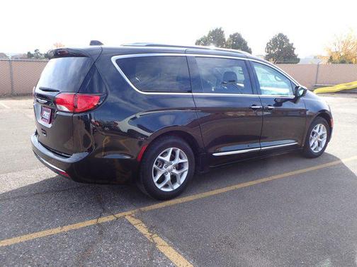 2019 Chrysler Pacifica Touring-L Plus