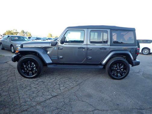 2025 Jeep Wrangler 4xe Sahara
