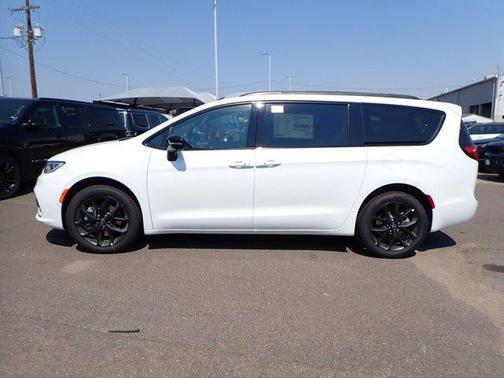 2026 Chrysler Pacifica Limited