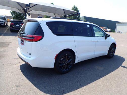 2026 Chrysler Pacifica Limited