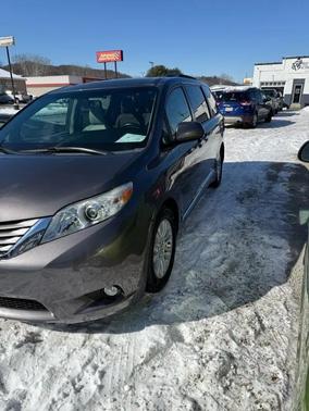 2015 Toyota Sienna XLE