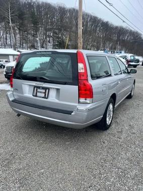 2005 Volvo V70 2.4