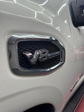 Glacier White 2017 Nissan Titan SV