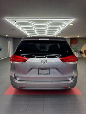 2012 Toyota Sienna XLE