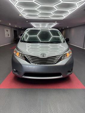 2012 Toyota Sienna XLE