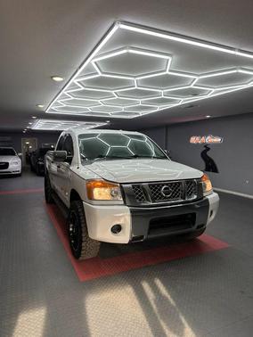 Glacier White 2013 Nissan Titan SV