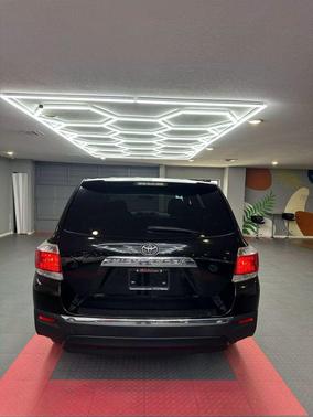 2013 Toyota Highlander SE