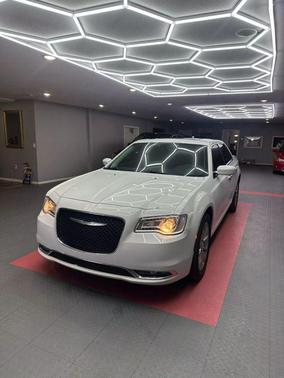 2016 Chrysler 300 S