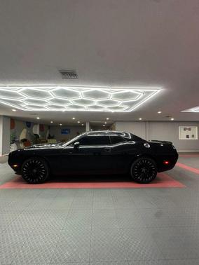 Pitch Black Clearcoat 2018 Dodge Challenger SXT