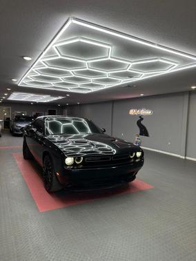Pitch Black Clearcoat 2018 Dodge Challenger SXT