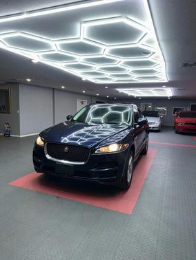 2018 Jaguar F-PACE 25t Premium