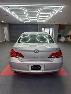 2005 Toyota Avalon XL