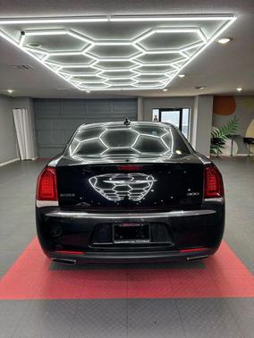2016 Chrysler 300 Limited