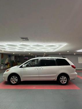 2009 Toyota Sienna XLE Limited