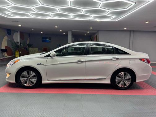 2013 Hyundai SONATA Hybrid Limited