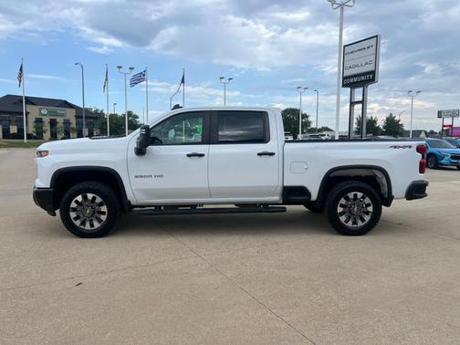 Summit White 2024 Chevrolet Silverado 2500 Custom