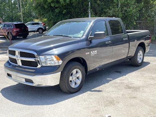 Photo 5 of 34 of 2020 RAM 1500 Classic SLT