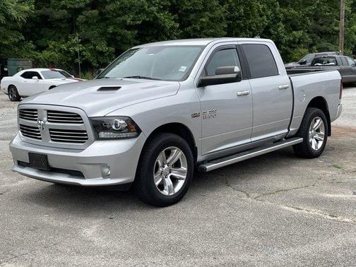 Photo 5 of 35 of 2017 RAM 1500 Sport