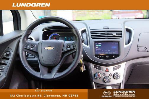 Summit White 2016 Chevrolet Trax LT