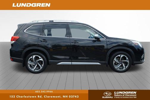 Crystal Black Silica 2024 Subaru Forester Touring