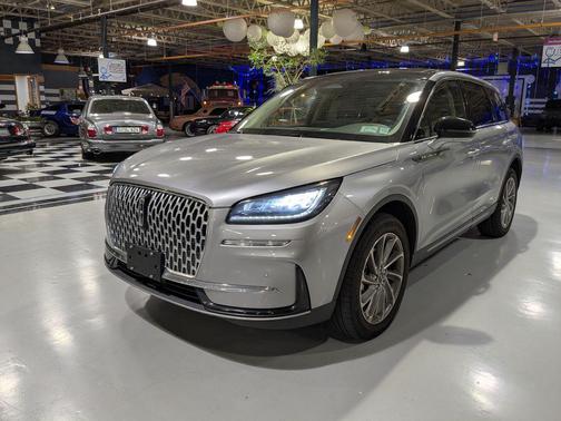 Silver Radiance Metallic Clearcoat 2023 Lincoln Corsair Standard