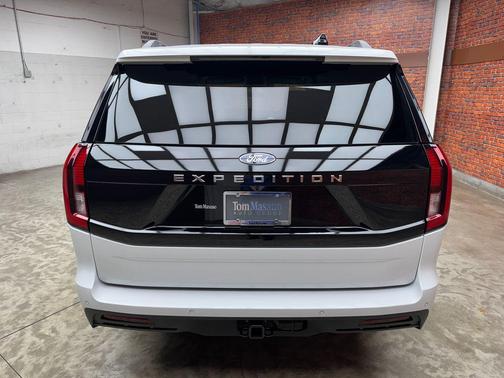 Oxford White 2026 Ford Expedition XL