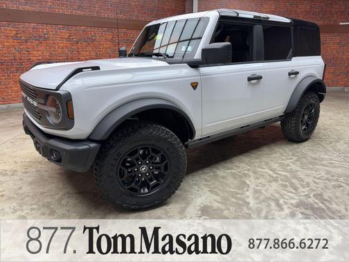 Oxford White 2026 Ford Bronco Badlands